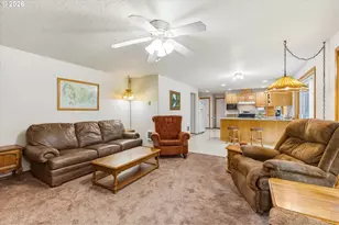558 Spruce Creek Rd, Longview, WA 98632 - Photo 4