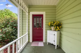 1067 Oak St, Silverton, OR 97381 - Photo 6