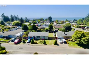 321 Maple St, Brookings, OR 97415 - Photo 4