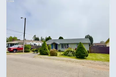 321 Maple St, Brookings, OR 97415 - Photo 2