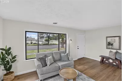2004 Tualatin St, Saint Helens, OR 97051 - Photo 6