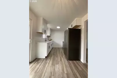 240 SE 26th Ave, Hillsboro, OR 97123 - Photo 8