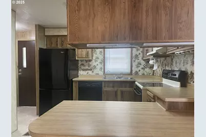 630 Shorepines Hts, Coos Bay, OR 97420 - Photo 18