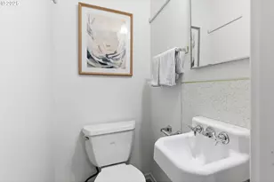 8456 SW Canyon Dr, Portland, OR 97225 - Photo 26