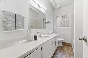 8456 SW Canyon Dr, Portland, OR 97225 - Photo 22