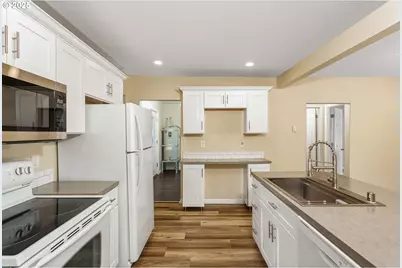 1617 7th Ave, Longview, WA 98632 - Photo 6