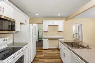 1617 7th Ave, Longview, WA 98632 - Photo 6