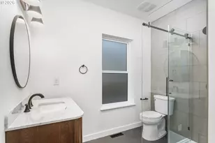 8130 SE Madison St, Portland, OR 97215 - Photo 16