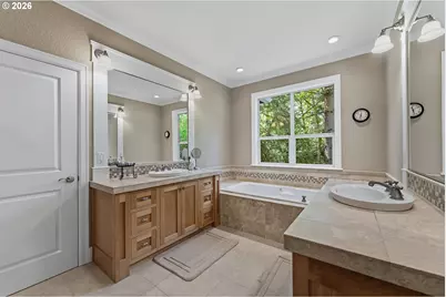 14067 Goodall Rd, Lake Oswego, OR 97034 - Photo 20