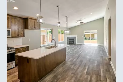 272 SE Ivy St, Mill City, OR 97360 - Photo 12