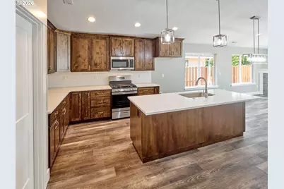 272 SE Ivy St, Mill City, OR 97360 - Photo 8