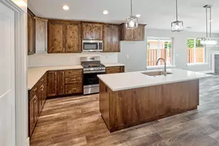 272 SE Ivy St, Mill City, OR 97360 - Photo 8
