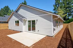 272 SE Ivy St, Mill City, OR 97360 - Photo 32