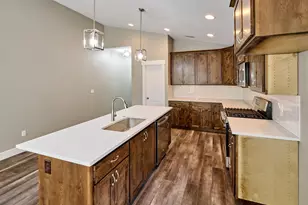 272 SE Ivy St, Mill City, OR 97360 - Photo 10