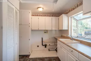 237 Country Ln, Roseburg, OR 97471 - Photo 28