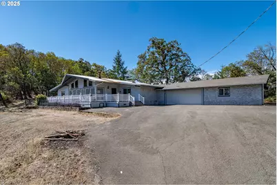 237 Country Ln, Roseburg, OR 97471 - Photo 4