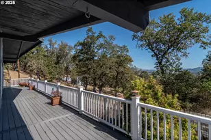 237 Country Ln, Roseburg, OR 97471 - Photo 8