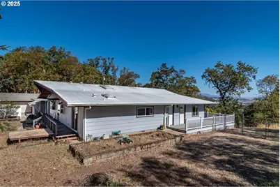 237 Country Ln, Roseburg, OR 97471 - Photo 32