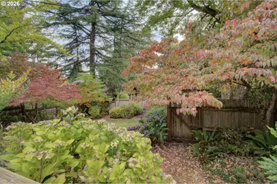 922 SE 66th Pl, Portland, OR 97215 - Photo 40