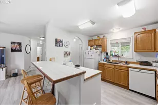 783 W Main St, Sheridan, OR 97378 - Photo 6