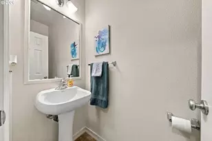 1027 SE Nazomi Ave, Hillsboro, OR 97123 - Photo 14
