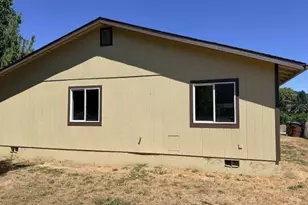 974 NE Bond St, Myrtle Creek, OR 97457 - Photo 14