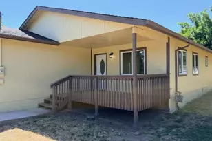 974 NE Bond St, Myrtle Creek, OR 97457 - Photo 2