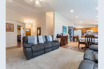 1869 Plateau St NE, Salem, OR 97305 - Photo 14