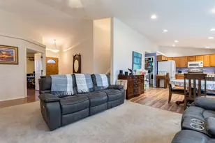 1869 Plateau St NE, Salem, OR 97305 - Photo 14