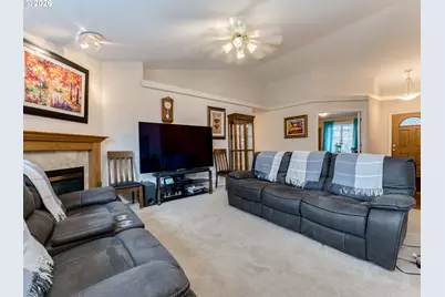 1869 Plateau St NE, Salem, OR 97305 - Photo 16