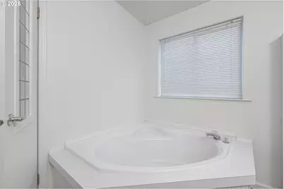 3415 Lake Vanessa Cir NW, Salem, OR 97304 - Photo 16