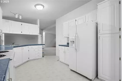 3415 Lake Vanessa Cir NW, Salem, OR 97304 - Photo 12