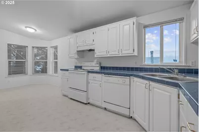 3415 Lake Vanessa Cir NW, Salem, OR 97304 - Photo 8