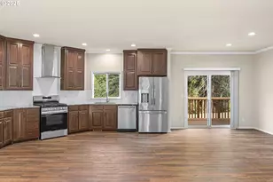 352 N Falcon St, Rockaway Beach, OR 97136 - Photo 10