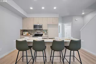 15153 E Burnside, Portland, OR 97233 - Photo 8