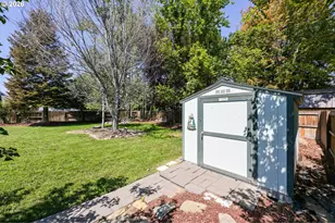 2067 NW Poplar Pl, Redmond, OR 97756 - Photo 36