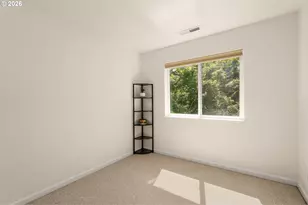 4220 NE Simpson Ct, Portland, OR 97218 - Photo 22