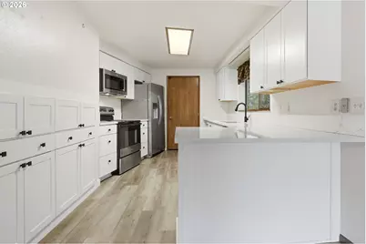 24375 E Fahie Ln, Welches, OR 97067 - Photo 26