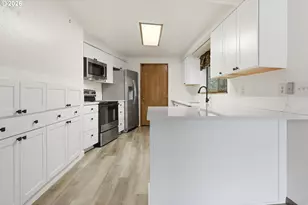 24375 E Fahie Ln, Welches, OR 97067 - Photo 26