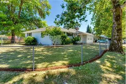 2093 Grove St, Eugene, OR 97404 - Photo 2