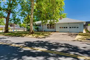 2093 Grove St, Eugene, OR 97404 - Photo 4