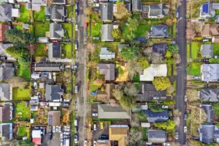 8047 SE Clay St, Portland, OR 97215 - Photo 18