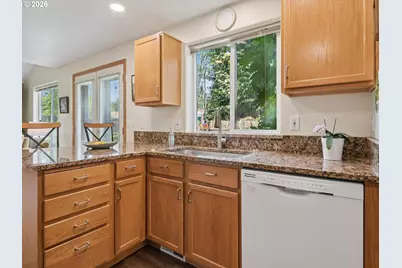 608 SE 18th Ave, Hillsboro, OR 97123 - Photo 10
