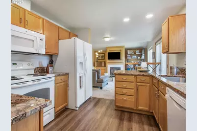 608 SE 18th Ave, Hillsboro, OR 97123 - Photo 12