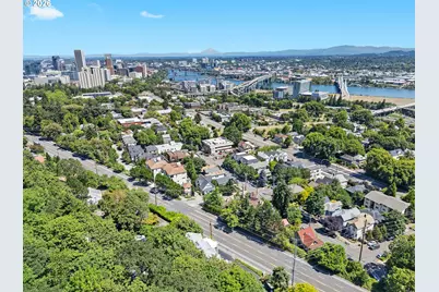 3473 SW Barbur Blvd #12, Portland, OR 97239 - Photo 4