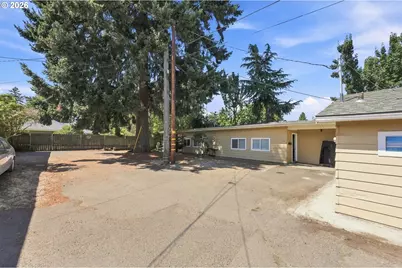 4731 NE 62nd Ave, Portland, OR 97218 - Photo 2