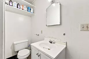 4731 NE 62nd Ave, Portland, OR 97218 - Photo 24