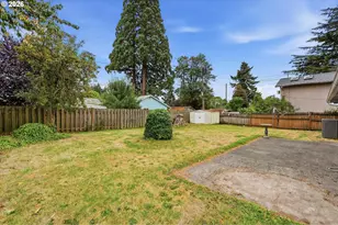 10722 NE Thompson St, Portland, OR 97220 - Photo 36