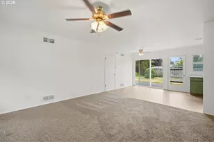 10722 NE Thompson St, Portland, OR 97220 - Photo 8