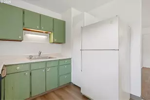 10722 NE Thompson St, Portland, OR 97220 - Photo 18